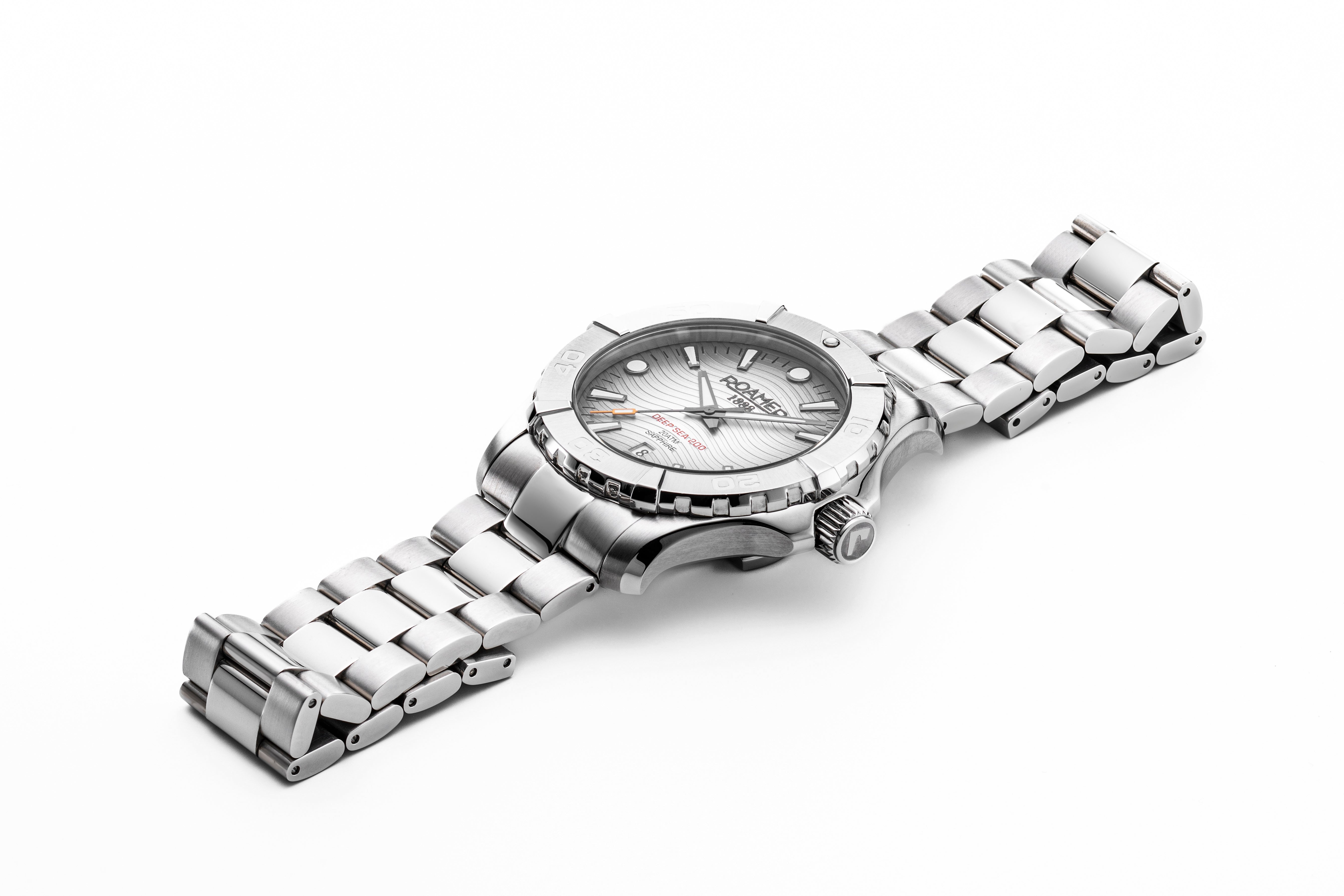 Deep Sea 200 43 mm Quartz Three-Hand Date Silver Dial Silver Bracelet Sapphire glass Stainless Steel swiss watch