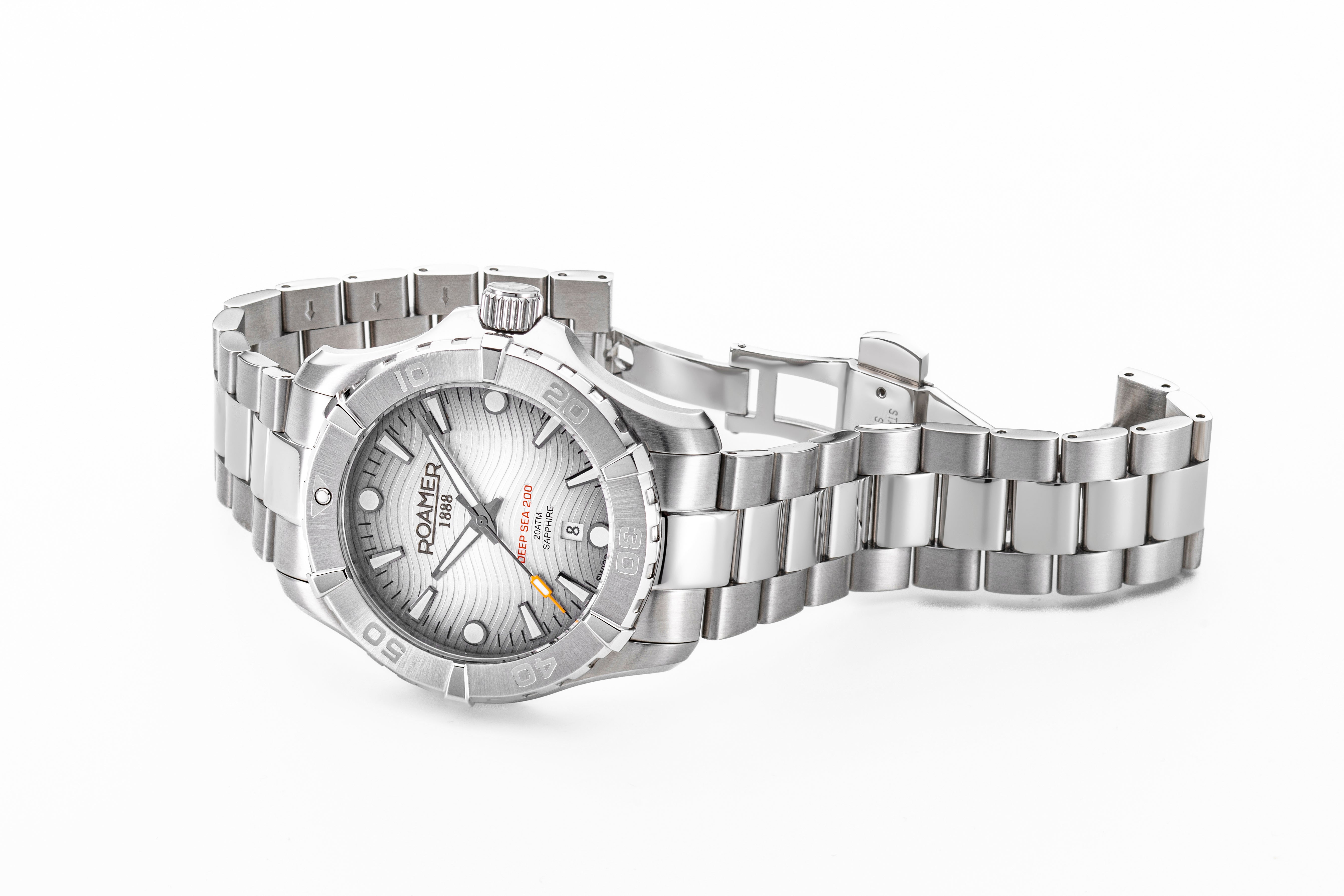 Deep Sea 200 43 mm Quartz Three-Hand Date Silver Dial Silver Bracelet Sapphire glass Stainless Steel swiss watch