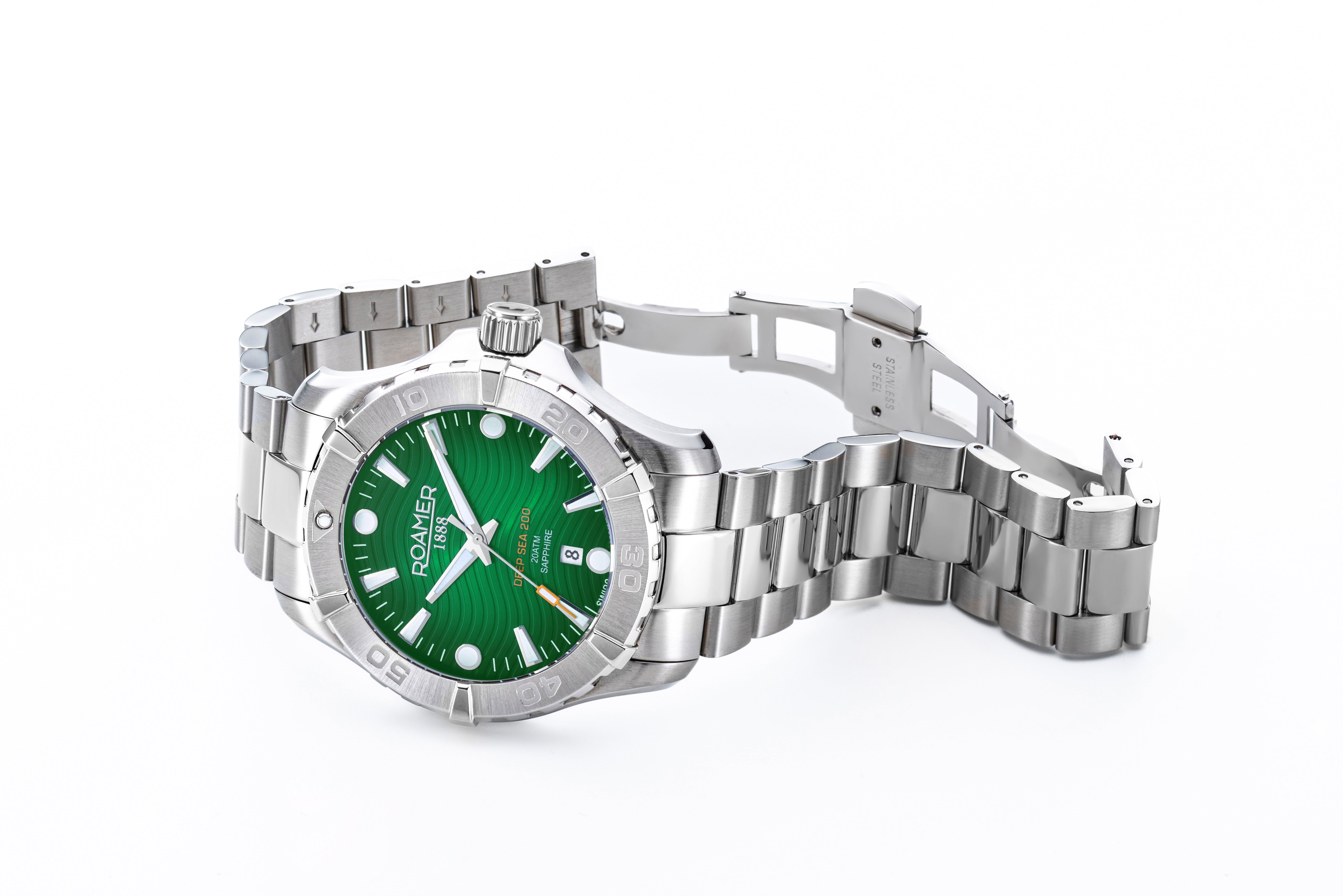 Deep Sea 200 43 mm Quartz Three-Hand Date Green Dial Silver Bracelet Sapphire glass Stainless Steel swiss watch