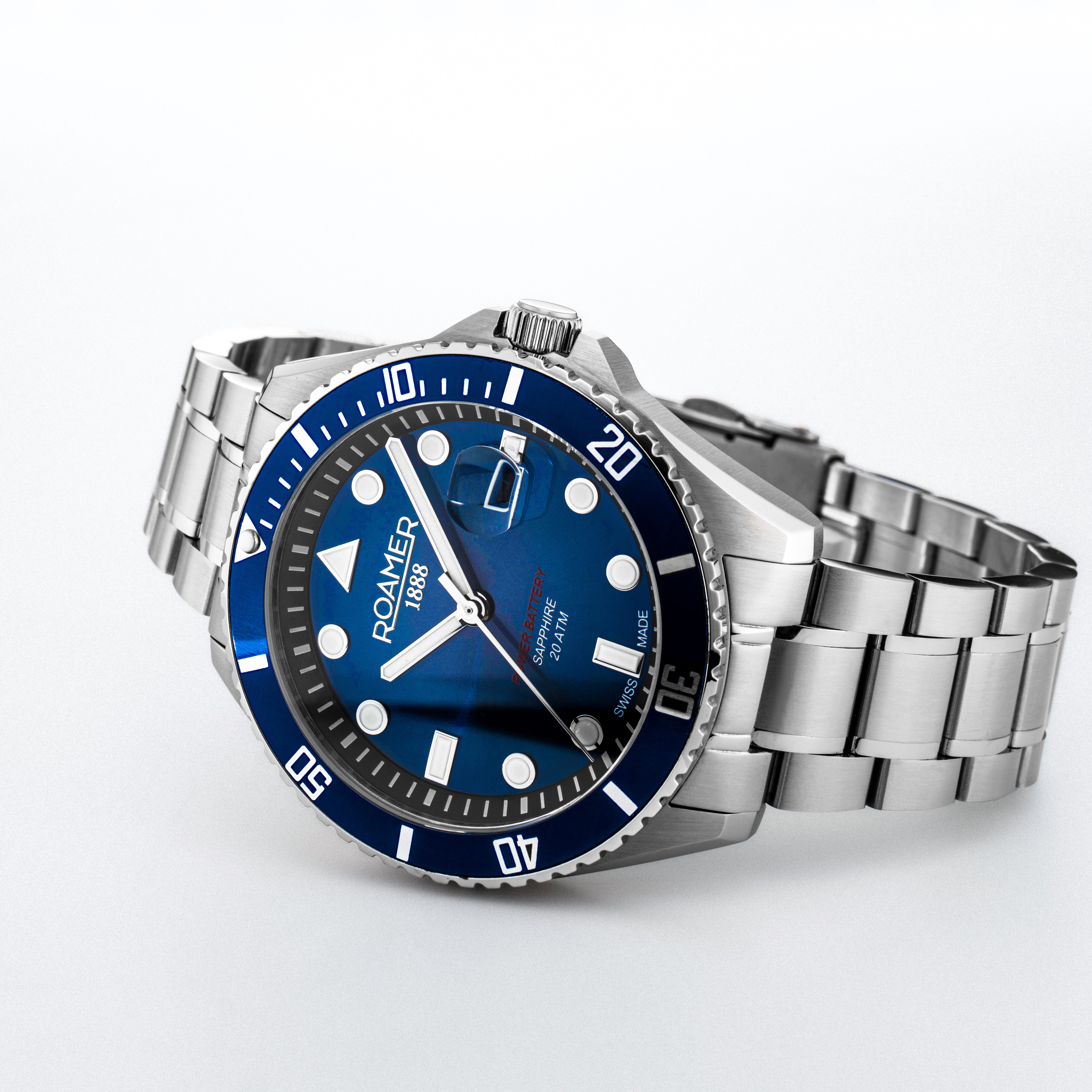 Pro Diver 200 43mm Quartz Three-Hand Date Blue Gradient Dial Silver Bracelet Sapphire glass Stainless Steel swiss watch