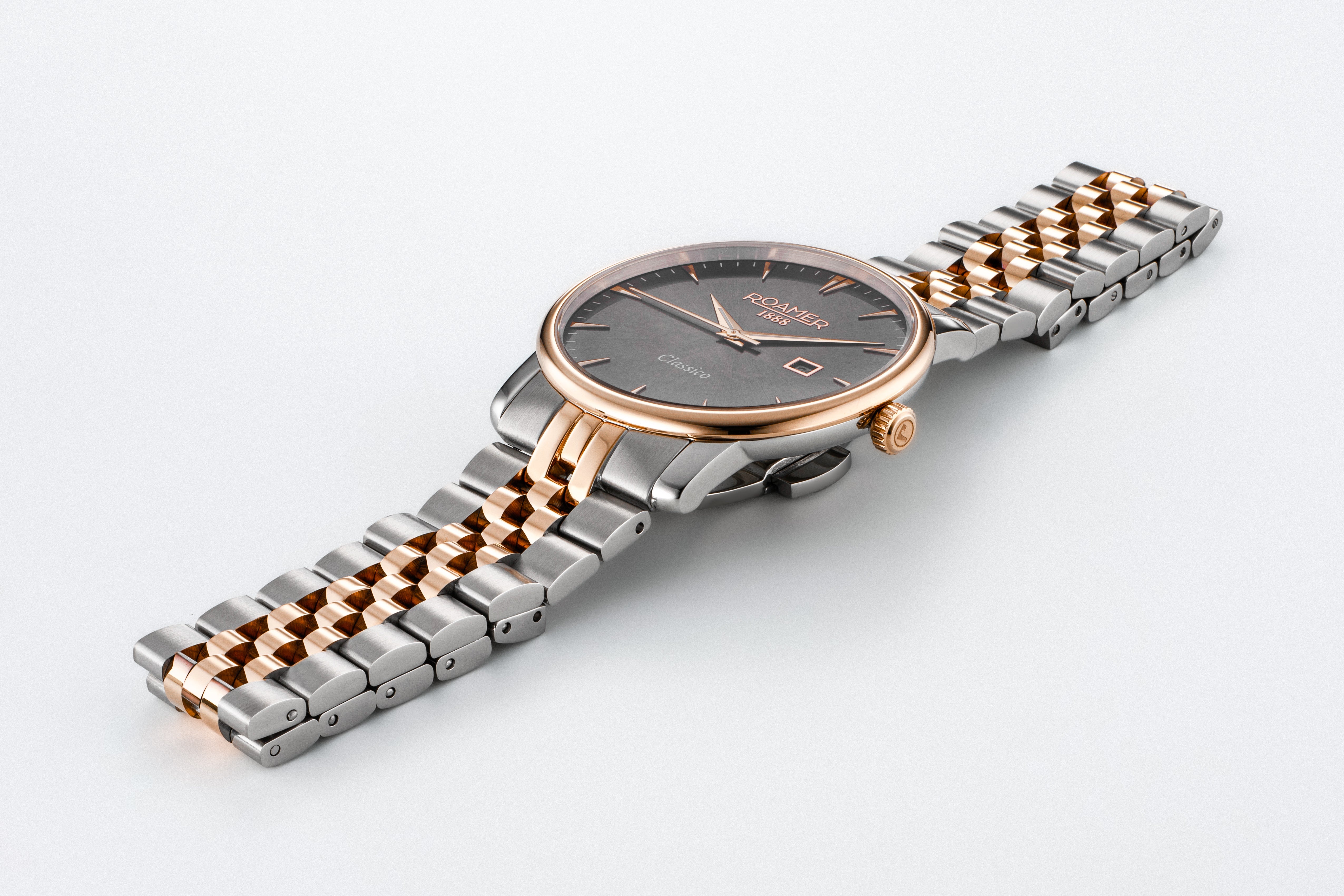 Classico Gents 40 mm Quartz Three-Hand White Dial Date White Dial RoseGold-Silver Tone Bracelet Sapphire glass Stainless Steel swiss watch