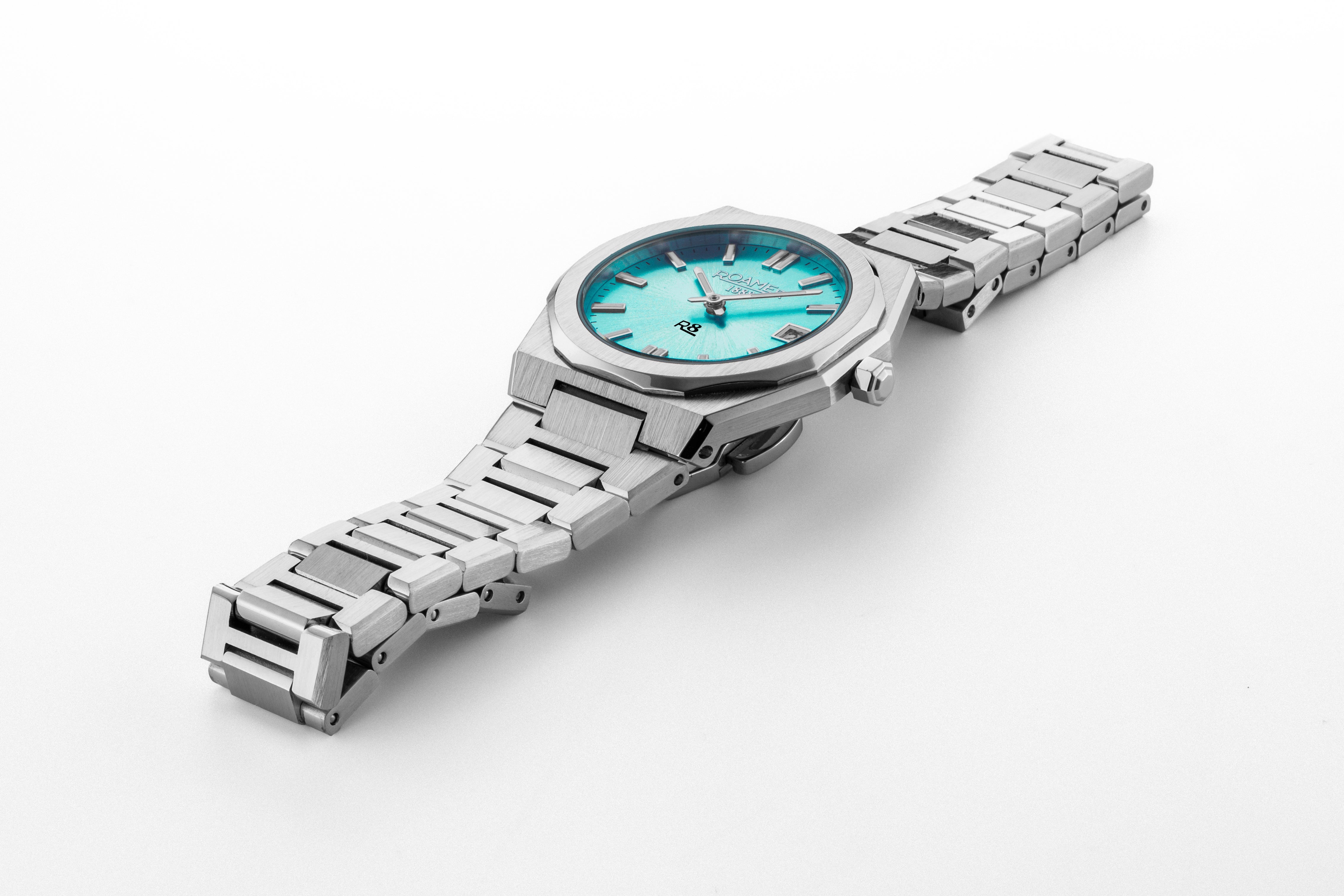 R8 Ladies 32.5mm Quartz Two-Hand Date Light Blue Sunray Dial Silver Bracelet Sapphire glass Stainless Steel swiss watch