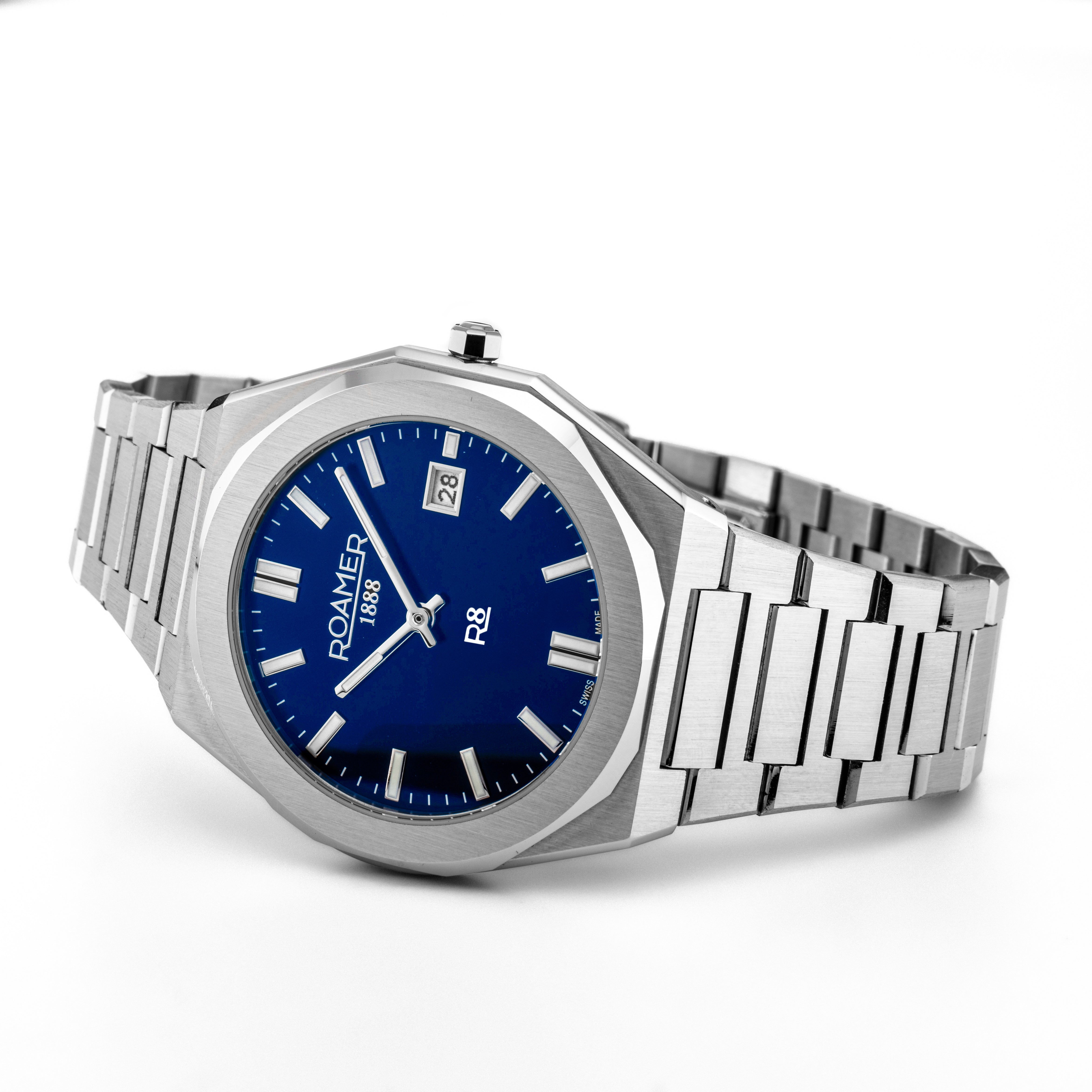 R8 Gents 41 mm Quartz Three-Hand Date Blue Dial Silver Bracelet Sapphire glass Stainless Steel swiss watch