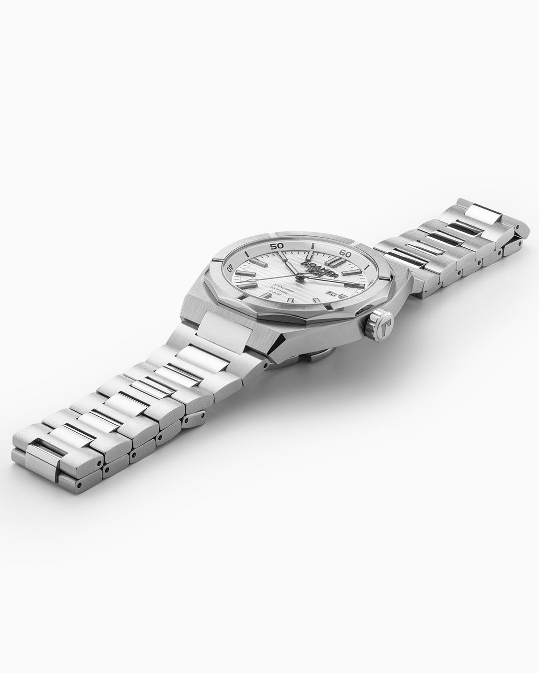 Stingray 42 mm Quartz Three-Hand Date Silver Dial Silver Bracelet Sapphire glass Stainless Steel swiss watch
