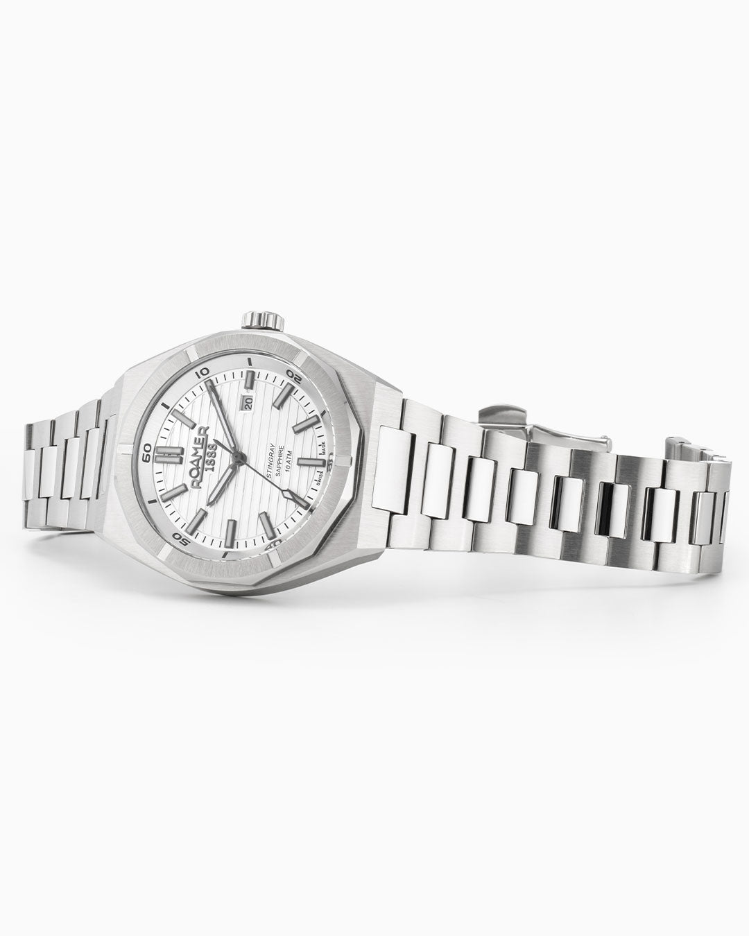 Stingray 42 mm Quartz Three-Hand Date Silver Dial Silver Bracelet Sapphire glass Stainless Steel swiss watch