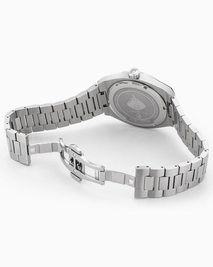 Stingray 42 mm Quartz Three-Hand Date Black Dial Silver Bracelet Sapphire glass Stainless Steel swiss watch