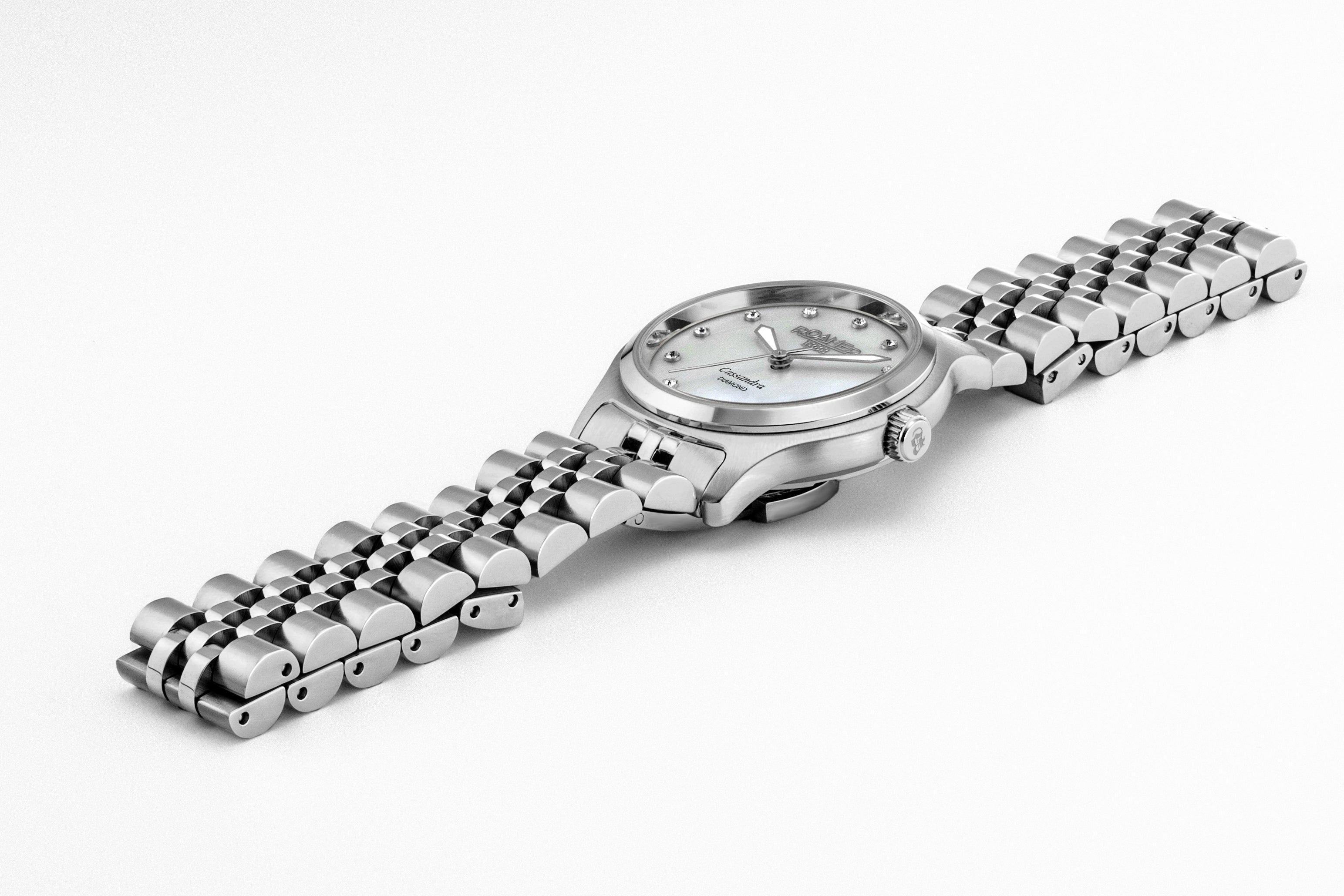 Cassandra Diamond 31 mm Quartz Three-Hand White Dial Silver Bracelet Sapphire glass Stainless Steel swiss watch
