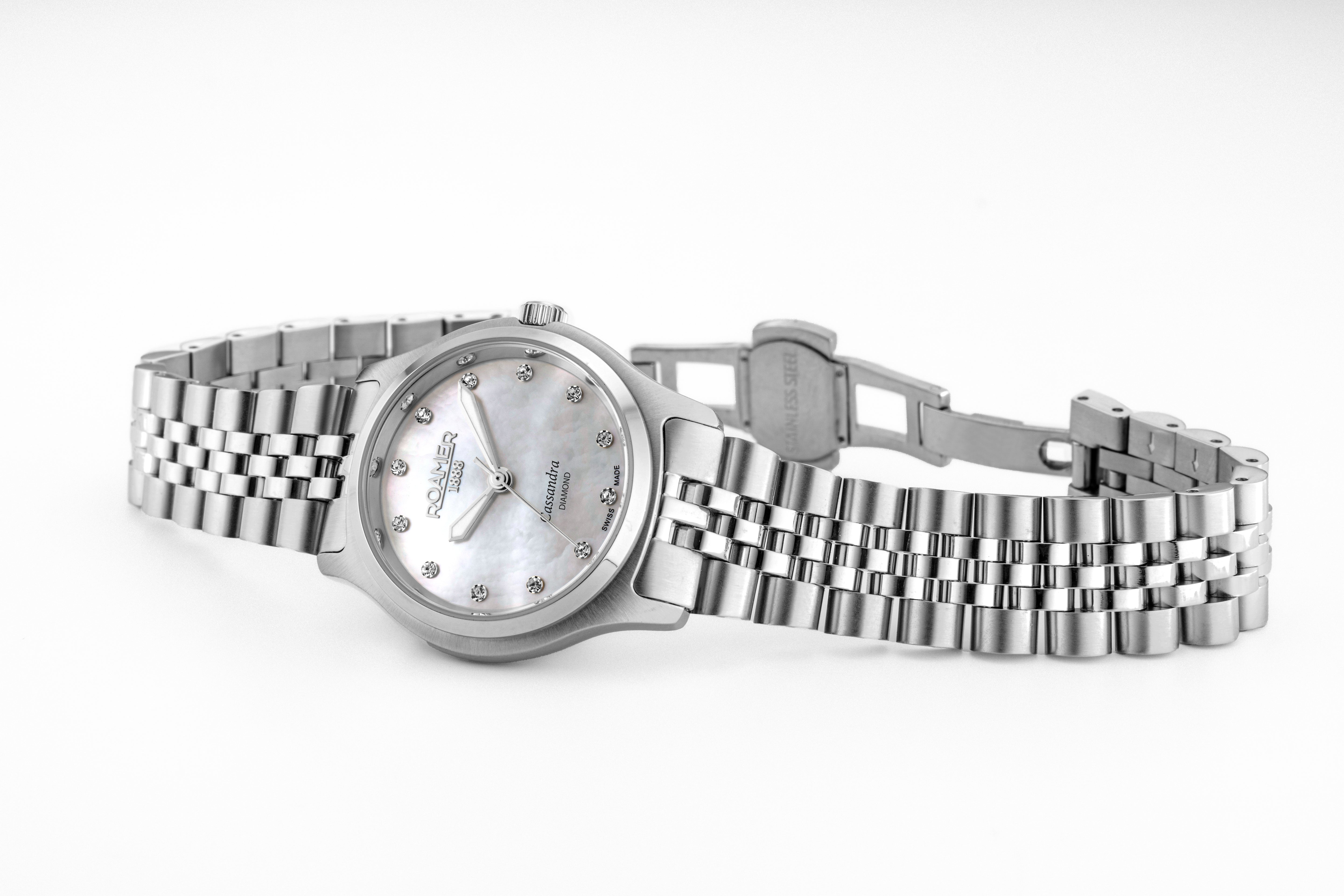 Cassandra Diamond 31 mm Quartz Three-Hand White Dial Silver Bracelet Sapphire glass Stainless Steel swiss watch