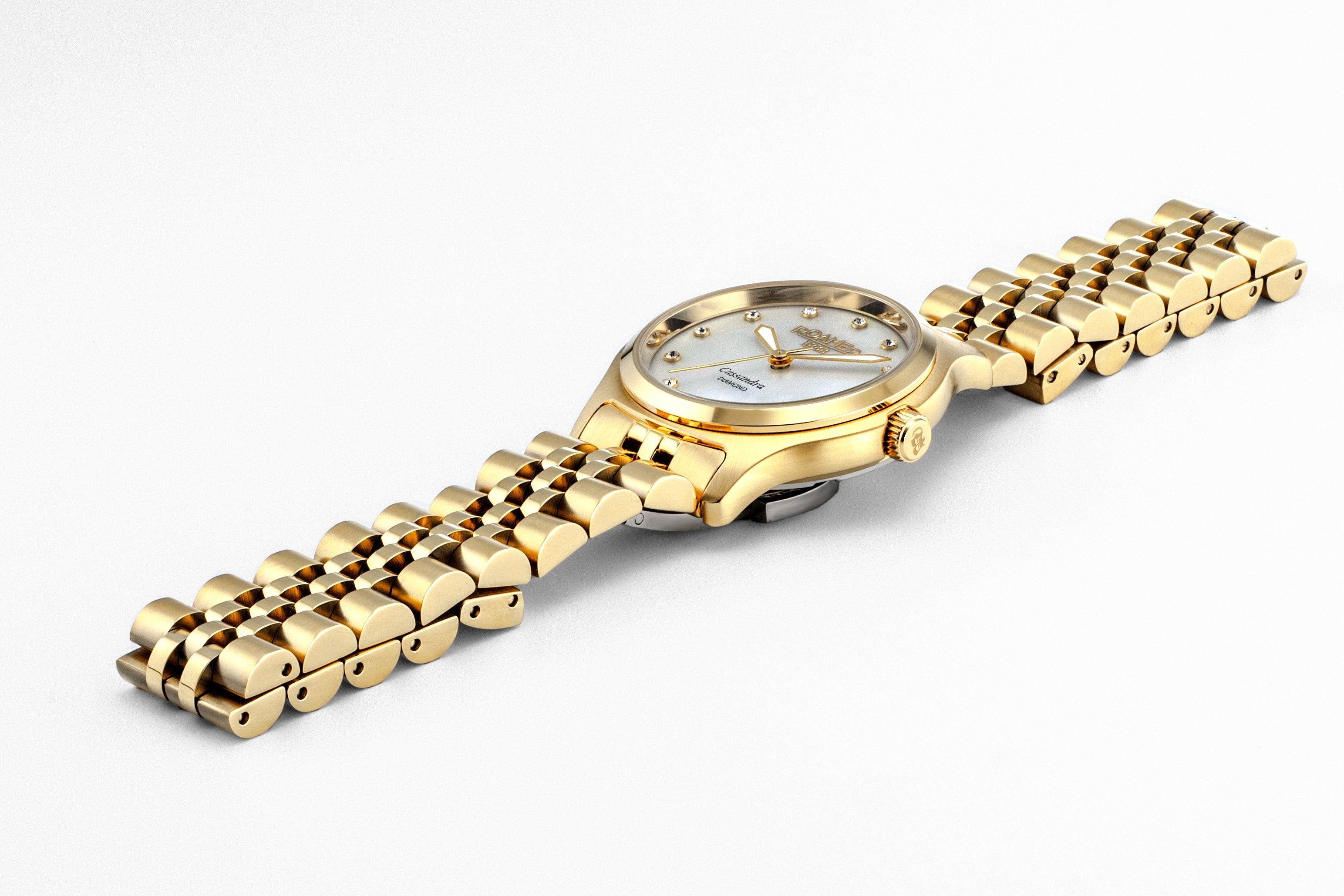 Cassandra Diamond 31 mm Quartz Three-Hand White Dial Gold Bracelet Sapphire glass Stainless Steel swiss watch