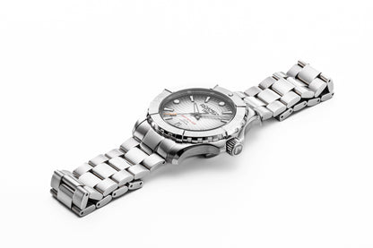 Deep Sea 200 43 mm Quartz Three-Hand Date Silver Dial Silver Bracelet Sapphire glass Stainless Steel swiss watch