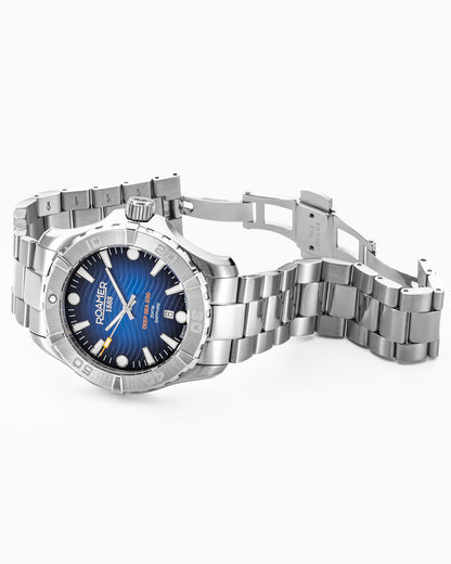 Deep Sea 200 43mm Quartz Three-Hand Date Blue Dial Silver Bracelet Sapphire glass Stainless Steel swiss watch