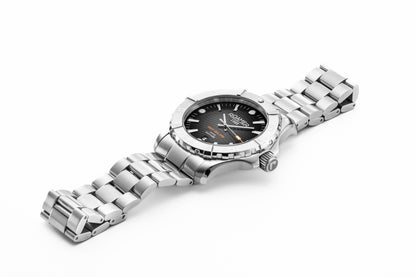 Deep Sea 200 43 mm Quartz Three-Hand Date Black Dial Silver Bracelet Sapphire glass Stainless Steel swiss watch