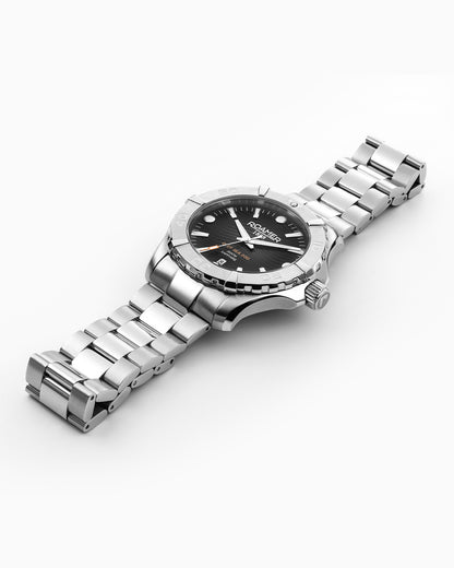 Deep Sea 200 43mm Quartz Three-Hand Date Black Dial Silver Bracelet Sapphire glass Stainless Steel swiss watch