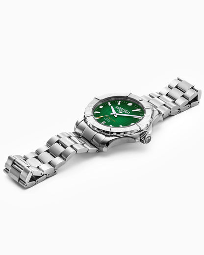 Deep Sea 200 43 mm Quartz Three-Hand Date Green Dial Silver Bracelet Sapphire glass Stainless Steel swiss watch