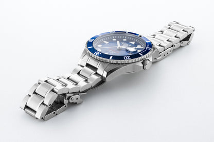 Pro Diver 200 43 mm Quartz Three-Hand Date Blue Gradient Dial Silver Bracelet Sapphire glass Stainless Steel swiss watch