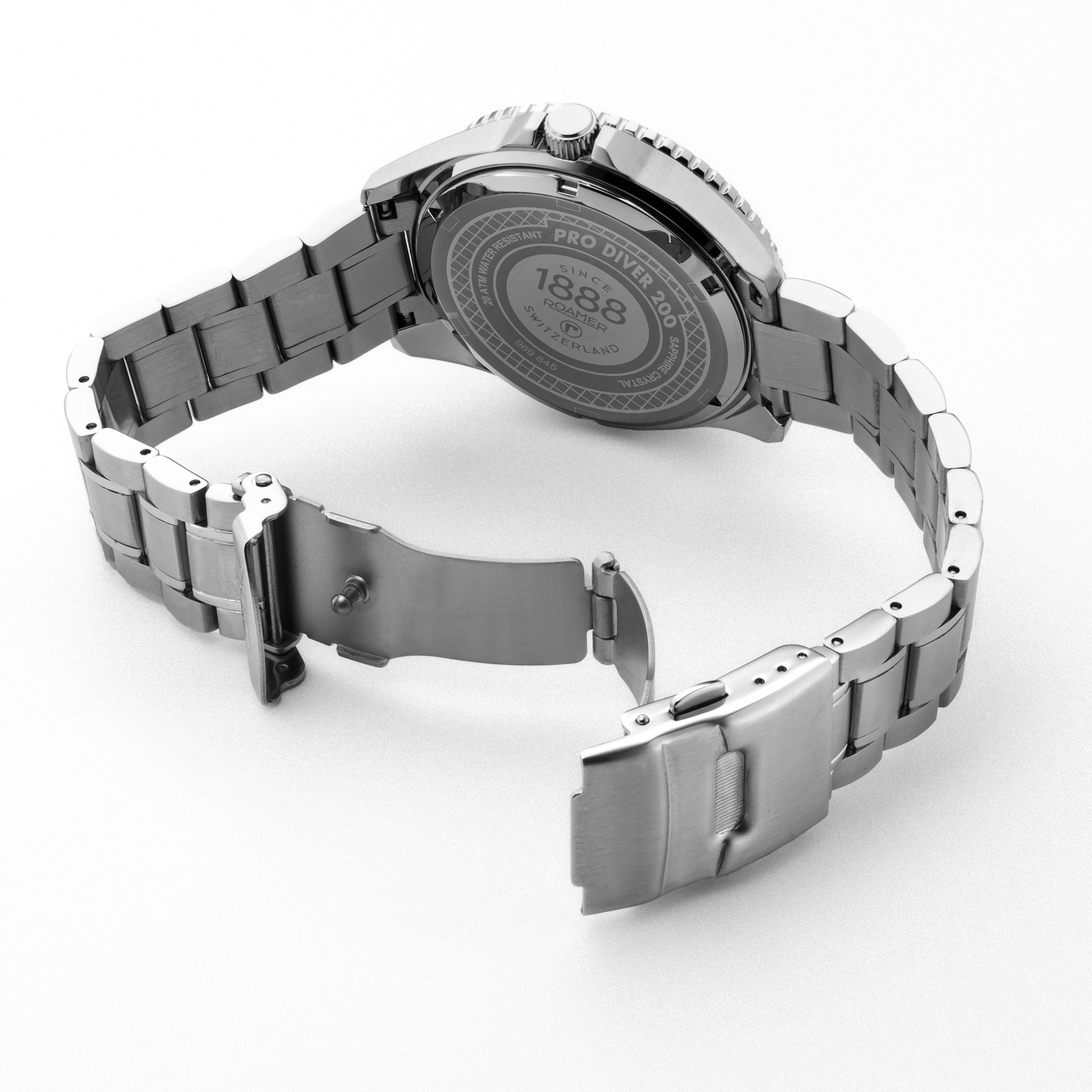 Pro Diver 200 43 mm Quartz Three-Hand Date Black Gradient Dial Silver Bracelet Sapphire glass Stainless Steel swiss watch