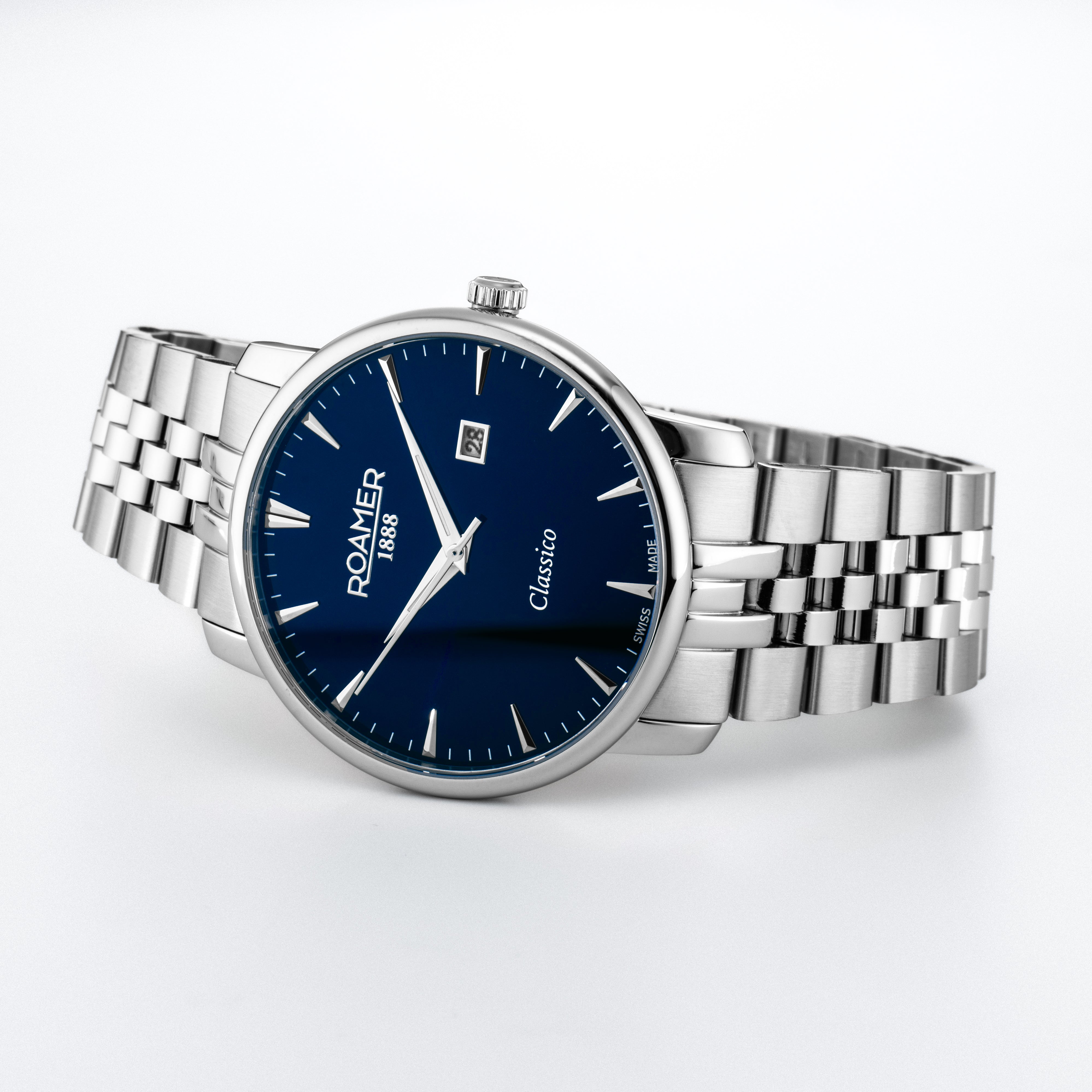 Classico Gents 40 mm Quartz Three-Hand Date Blue Sunray Dial Silver Bracelet Sapphire glass Stainless Steel swiss watch