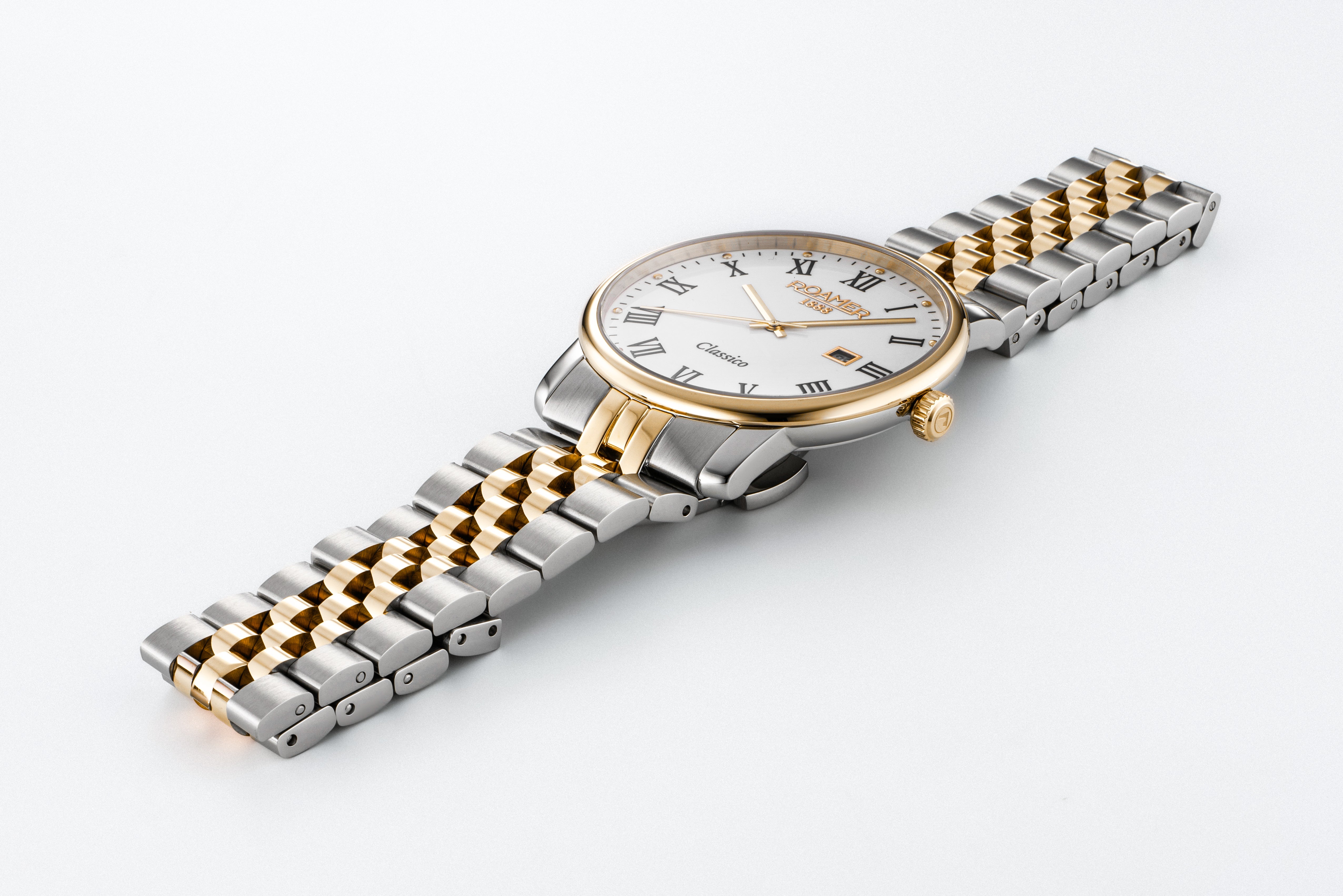 Classico Gents 40 mm Quartz Three-Hand White Dial  Date White Dial Gold-Silver Tone  Bracelet Sapphire glass Stainless Steel swiss watch