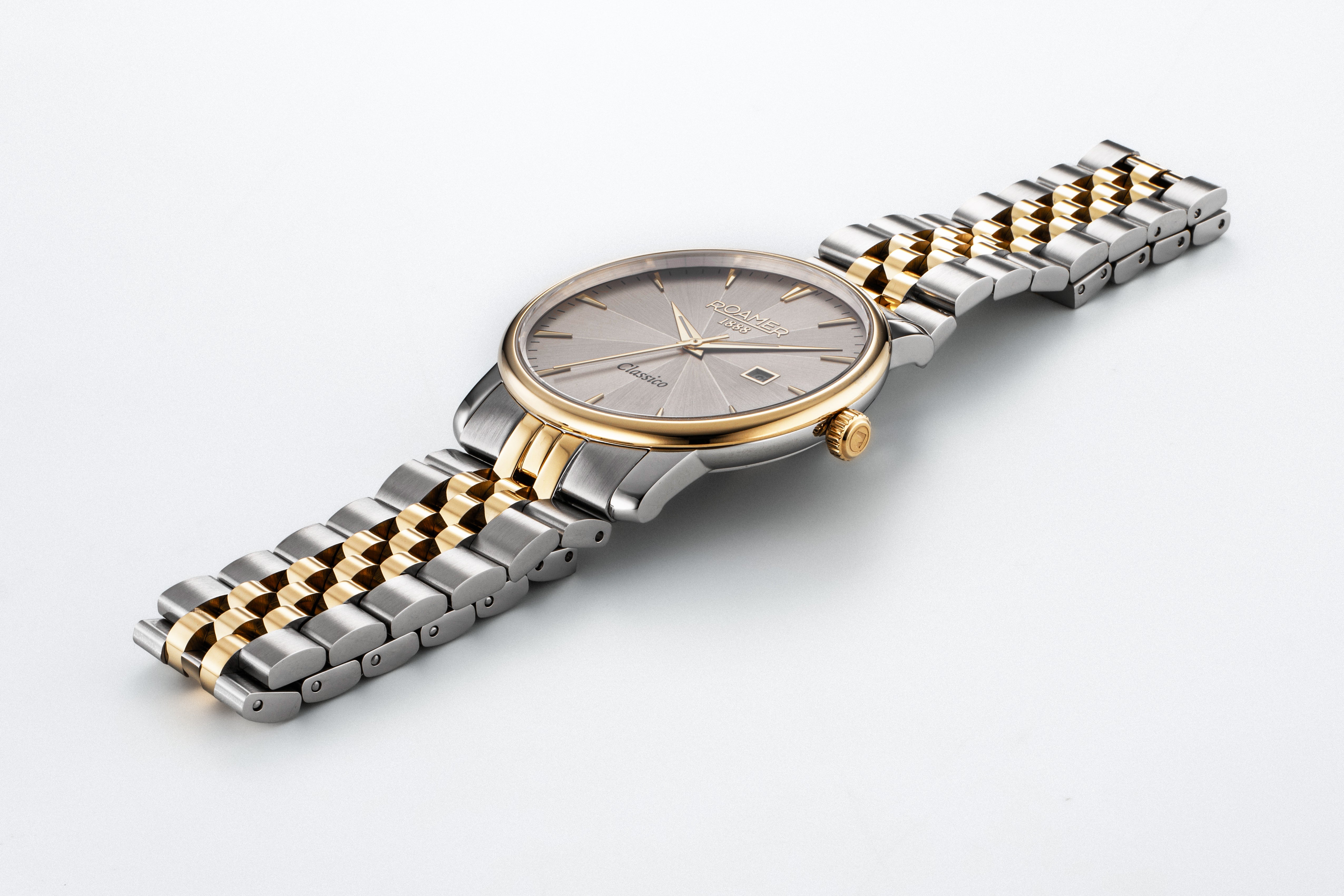 Classico Gents 40 mm Quartz Three-Hand Date Grey Sunray Dial Two-Tone Bracelet Sapphire glass Stainless Steel swiss watch