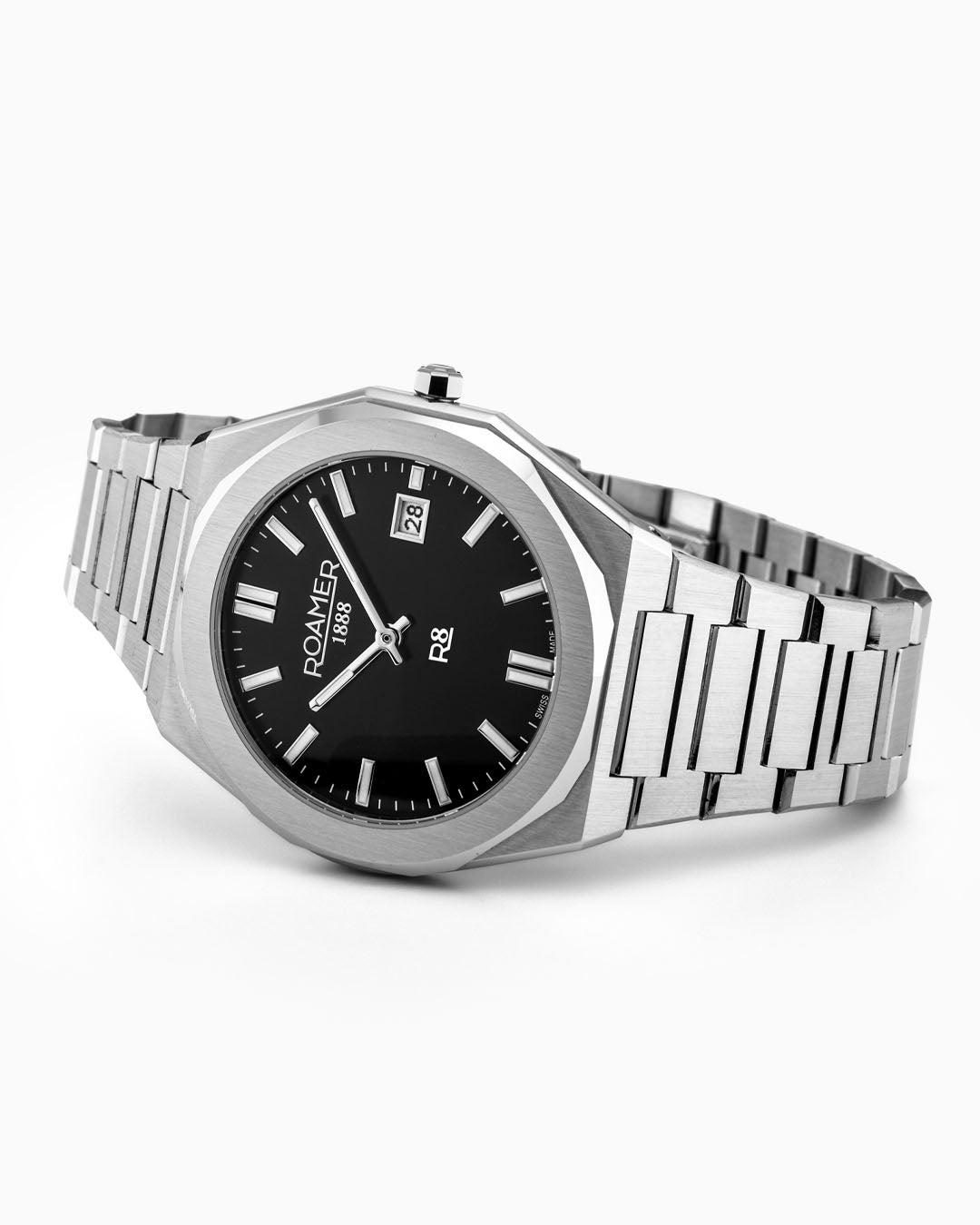R8 Gents 41 mm Quartz Three-Hand Date Black Sunray Dial Silver Bracelet Sapphire glass Stainless Steel swiss watch